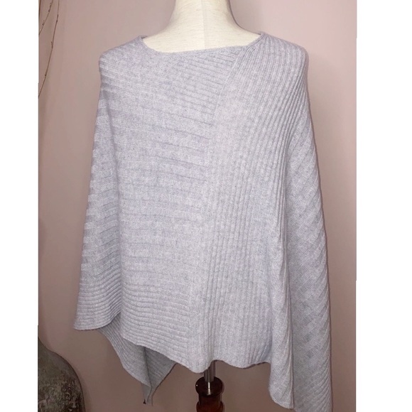 🚫SOLD🚫 NWOT BERYLL 100% Cashmere ribbed poncho One Size - Picture 9 of 13